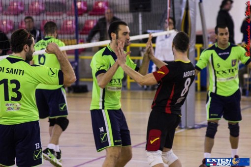 Exton Aversa - Tya Marigliano, Falanga