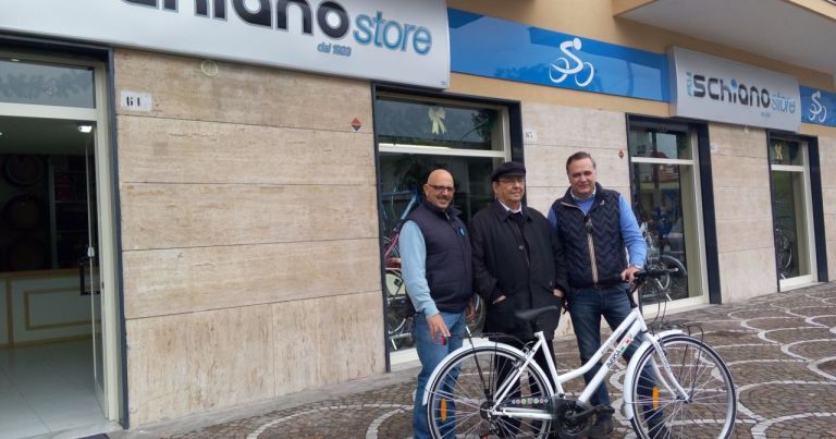 Una bici per Natale, la Exton Aversa mette in palio domani la bici ufficiale realizzata dai Fratelli Schiano